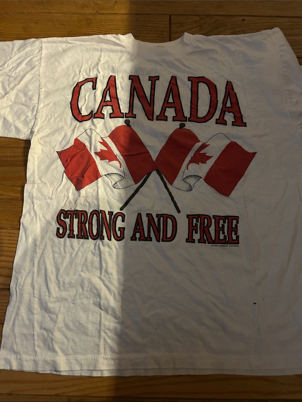 1994 vintage Canada Strong and Free Graphic Tee - White & Red